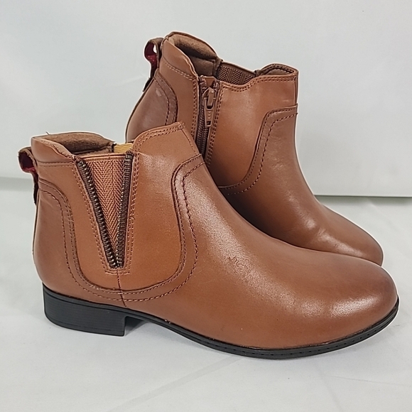 NWT Cobb Hill Crosbie Bootie Women's Ankle Leather Boot Tan Brown Zipper Sz 8M